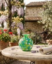 Laguna Fiorita – Vaso sferico in vetro di Murano con murrine floreali verdi
