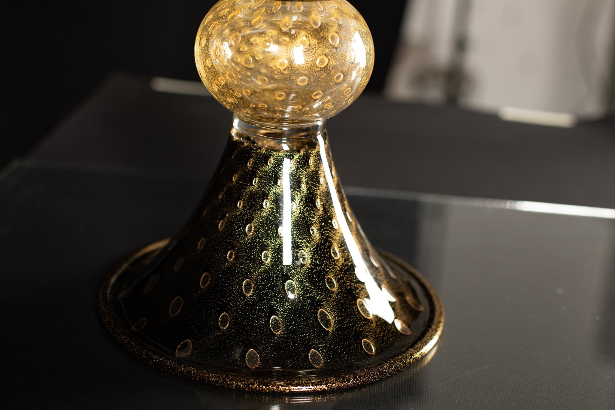 "Venezia" table lamp with balloton 24Kt Gold and black