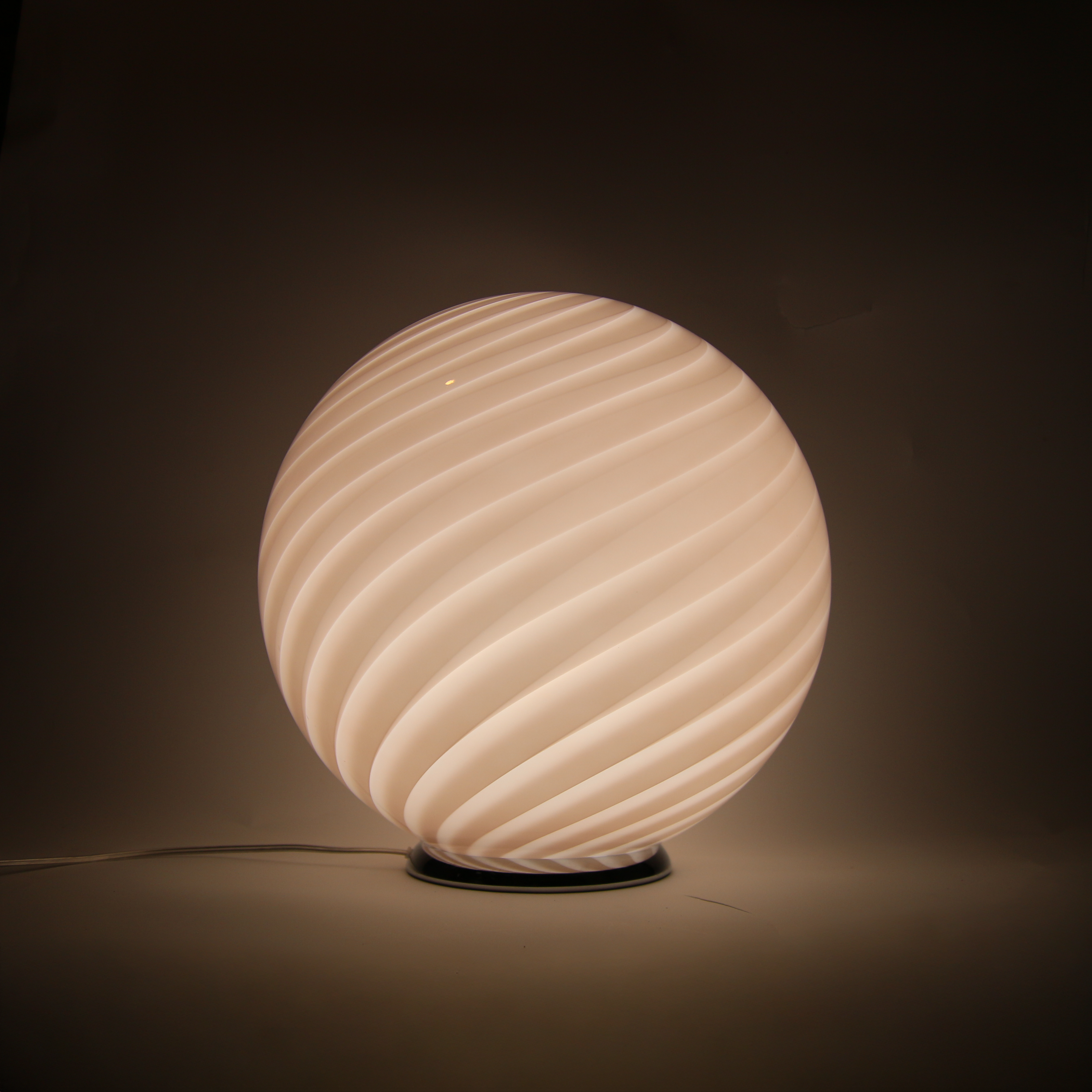 Candy Murano glass sphere table lamp peach swirl D40