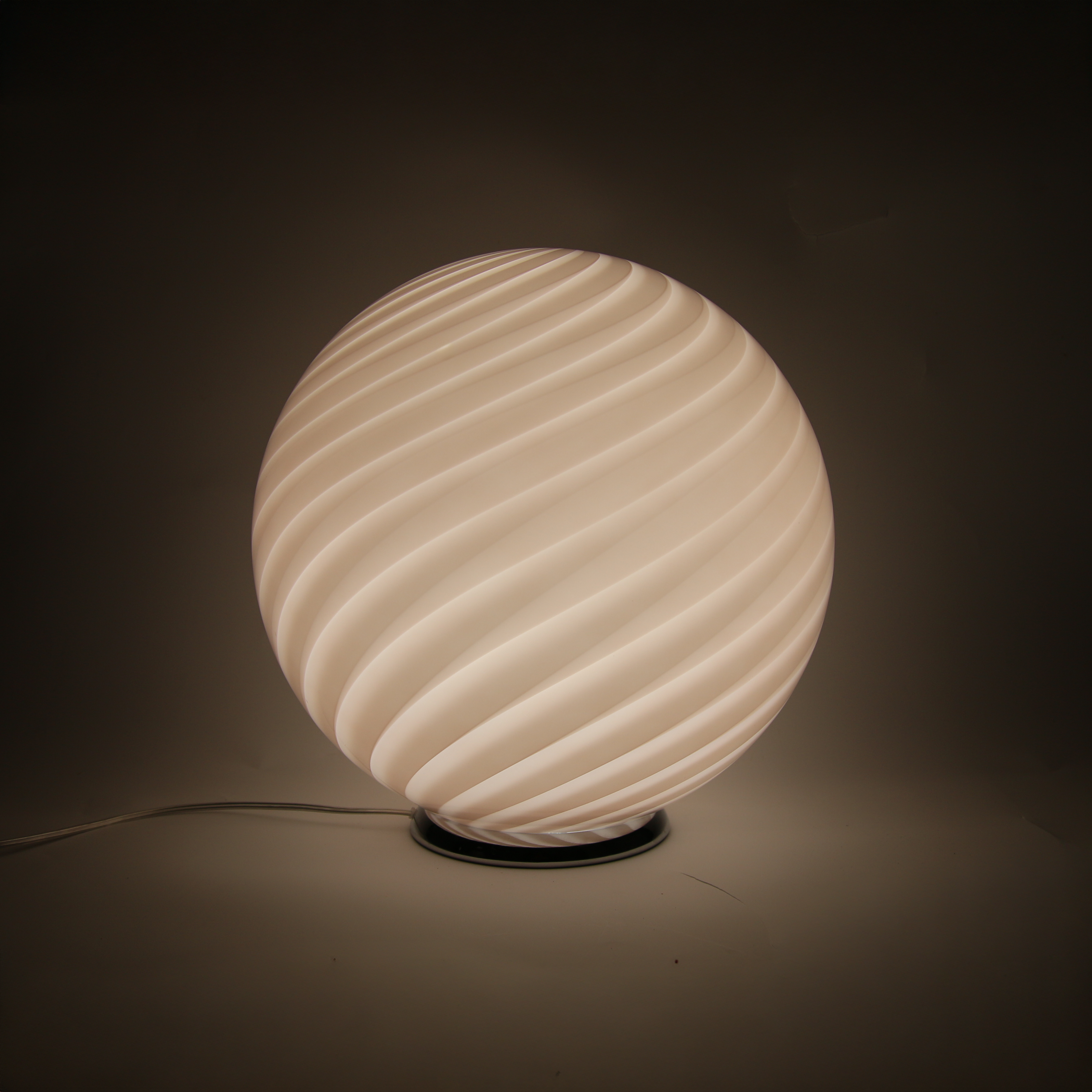 Candy Murano glass sphere table lamp peach swirl D40