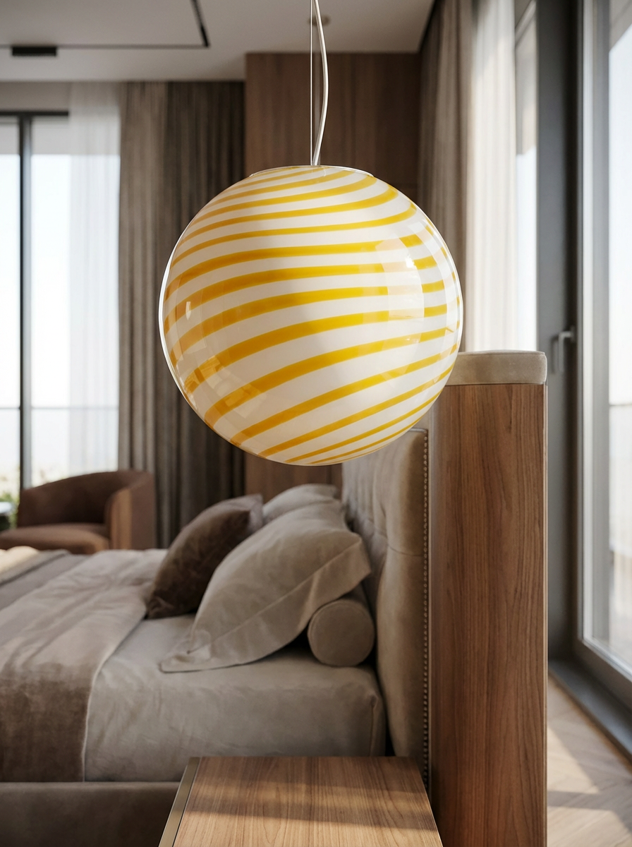 Lampada a sospensione Candy a sfera in vetro di Murano bianco e giallo a spirale D40