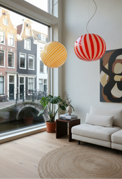 Lampada a sospensione Candy a sfera in vetro di Murano bianco e giallo a spirale D40