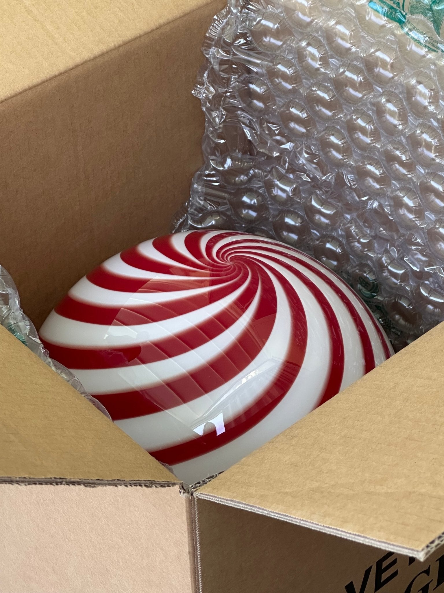 Candy Murano glass sphere pendant lamp Wild Cherry white swirl D40