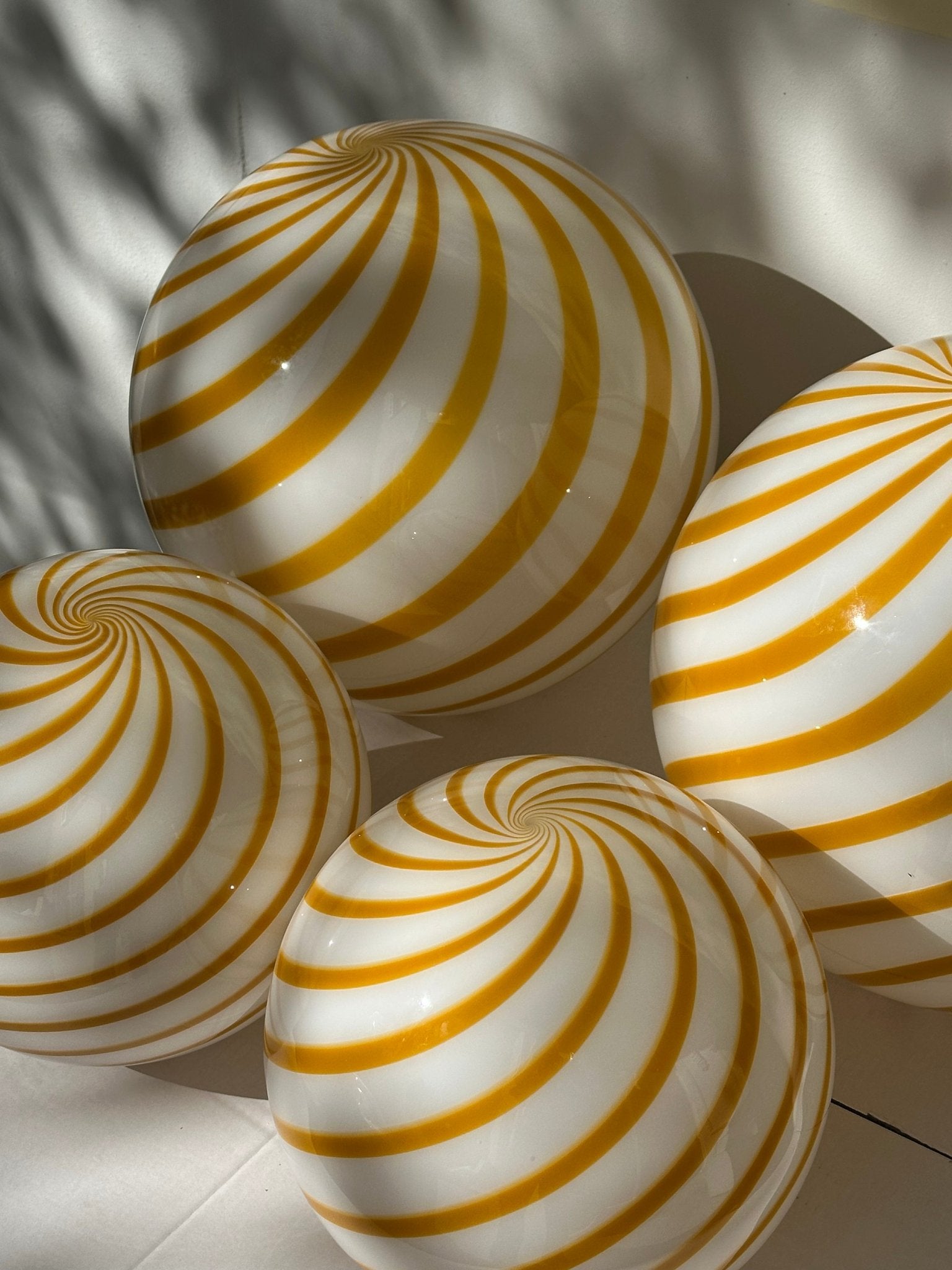 Candy Murano glass sphere pendant lamp white and yellow swirl D30