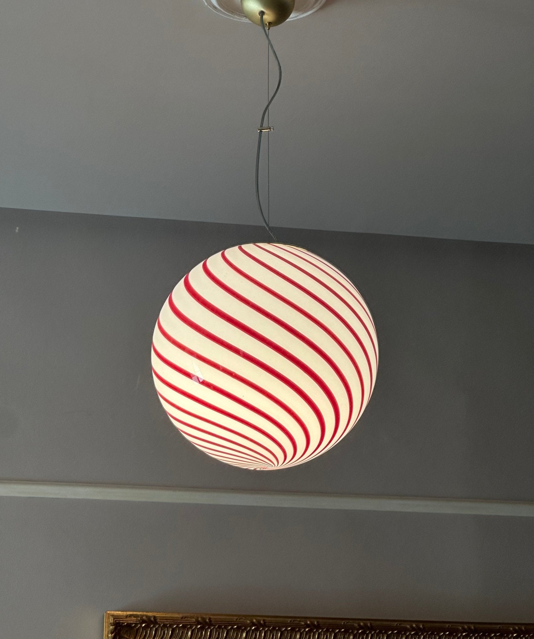 Candy Murano glass sphere pendant lamp Wild Cherry white swirl D40