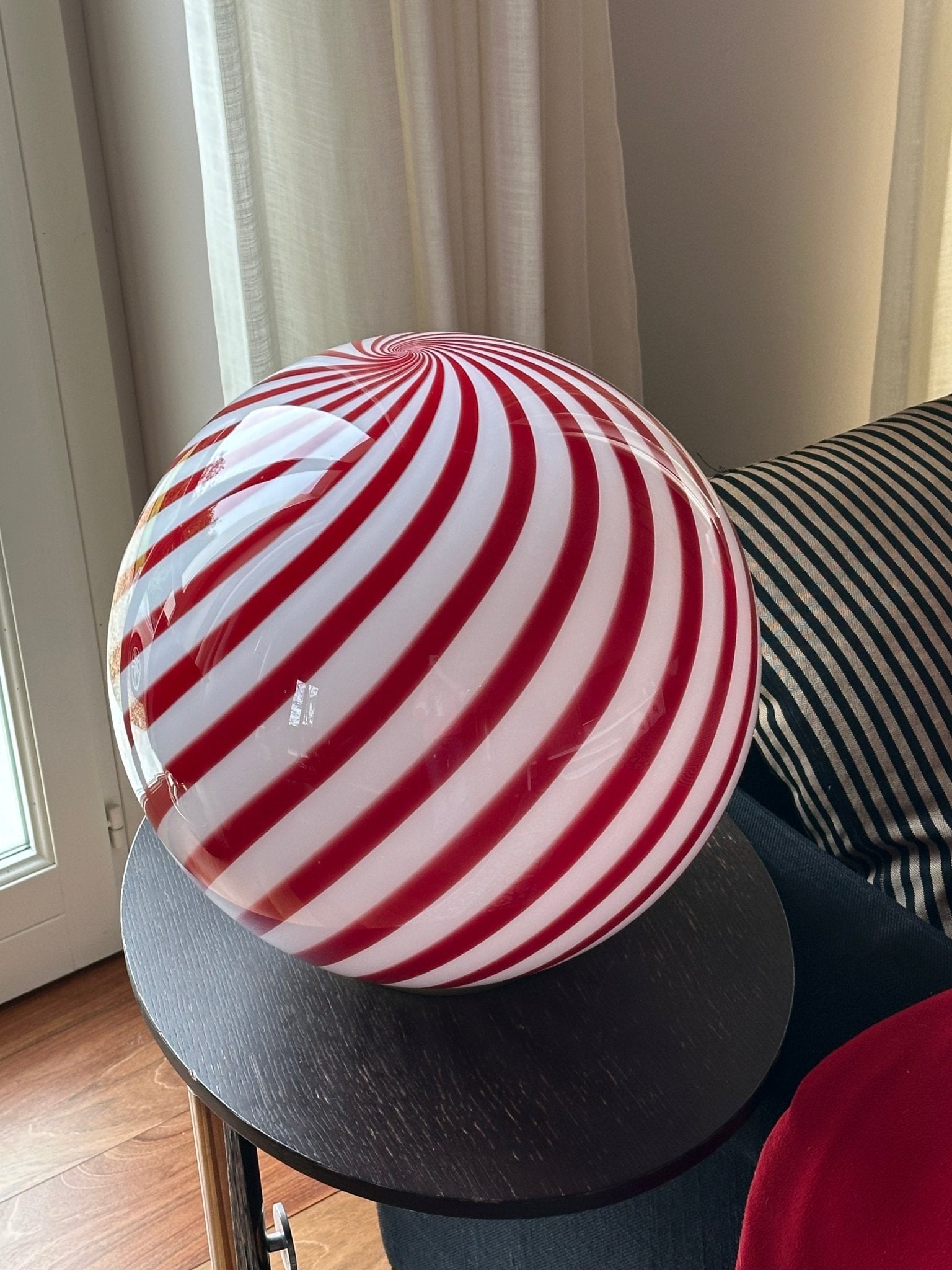 Candy Murano glass sphere table lamp wild cherry red swirl D40