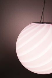 Lampada a sospensione Candy a sfera in vetro di Murano Candy rosa a spirale D40