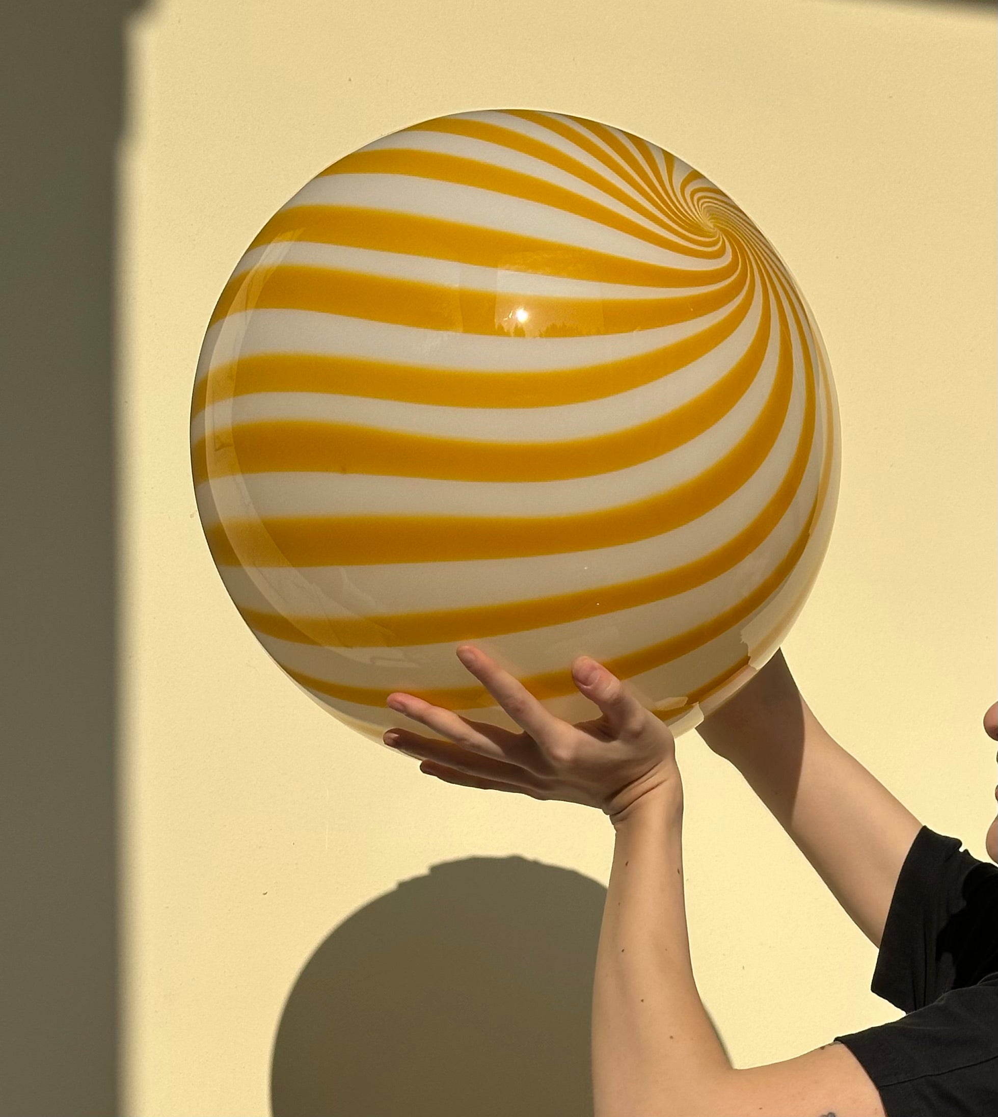 Candy Murano glass sphere table lamp white and yellow swirl D30