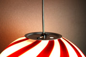 Lampada a sospensione Candy a sfera in vetro di Murano, rosso ciliegia a spirale D30