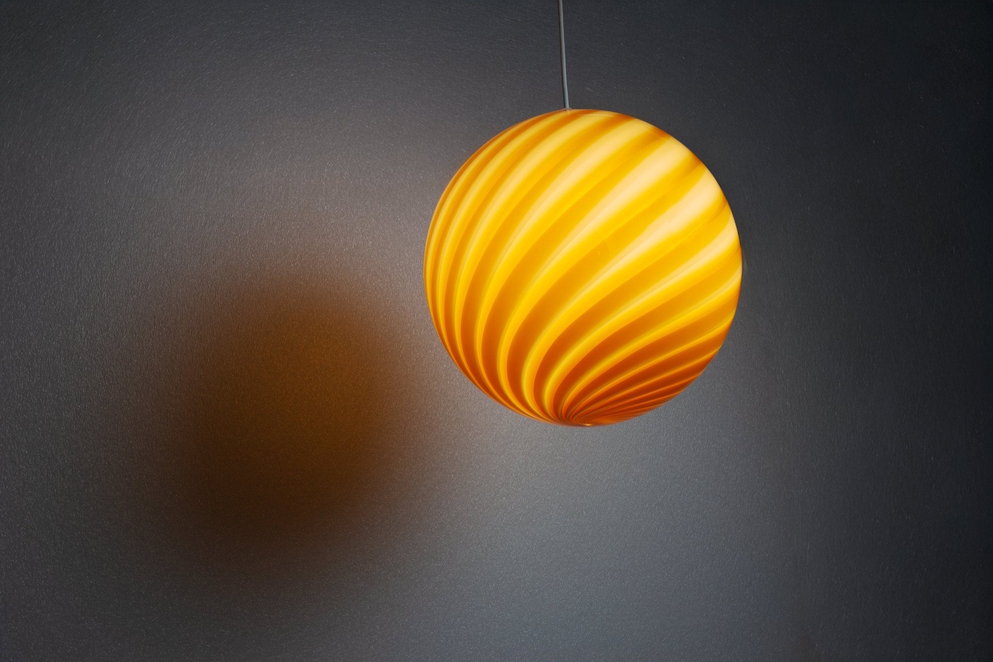 Candy Murano glass sphere pendant lamp honey yellow swirl D20