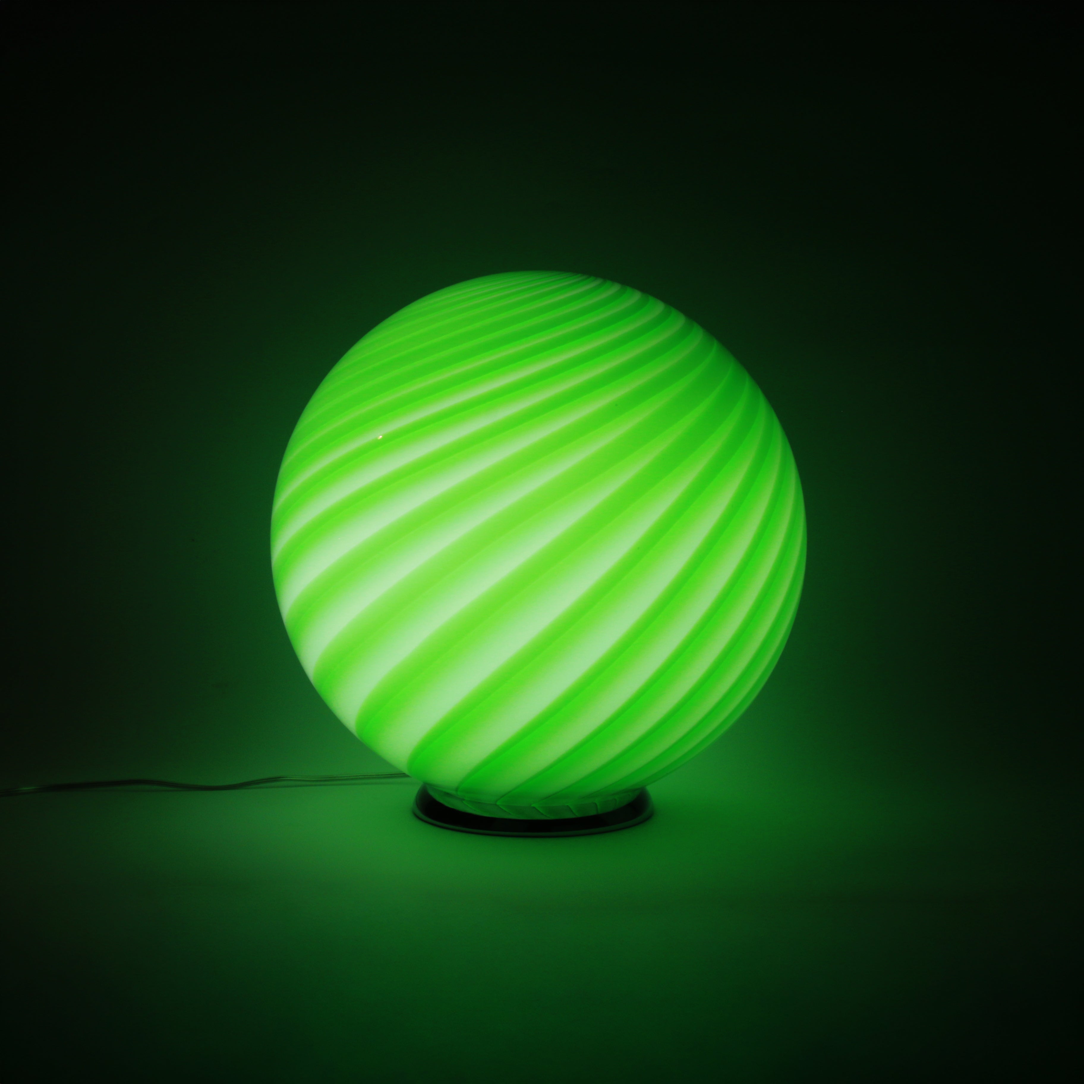 Candy Murano glass sphere table lamp green lime swirl D40