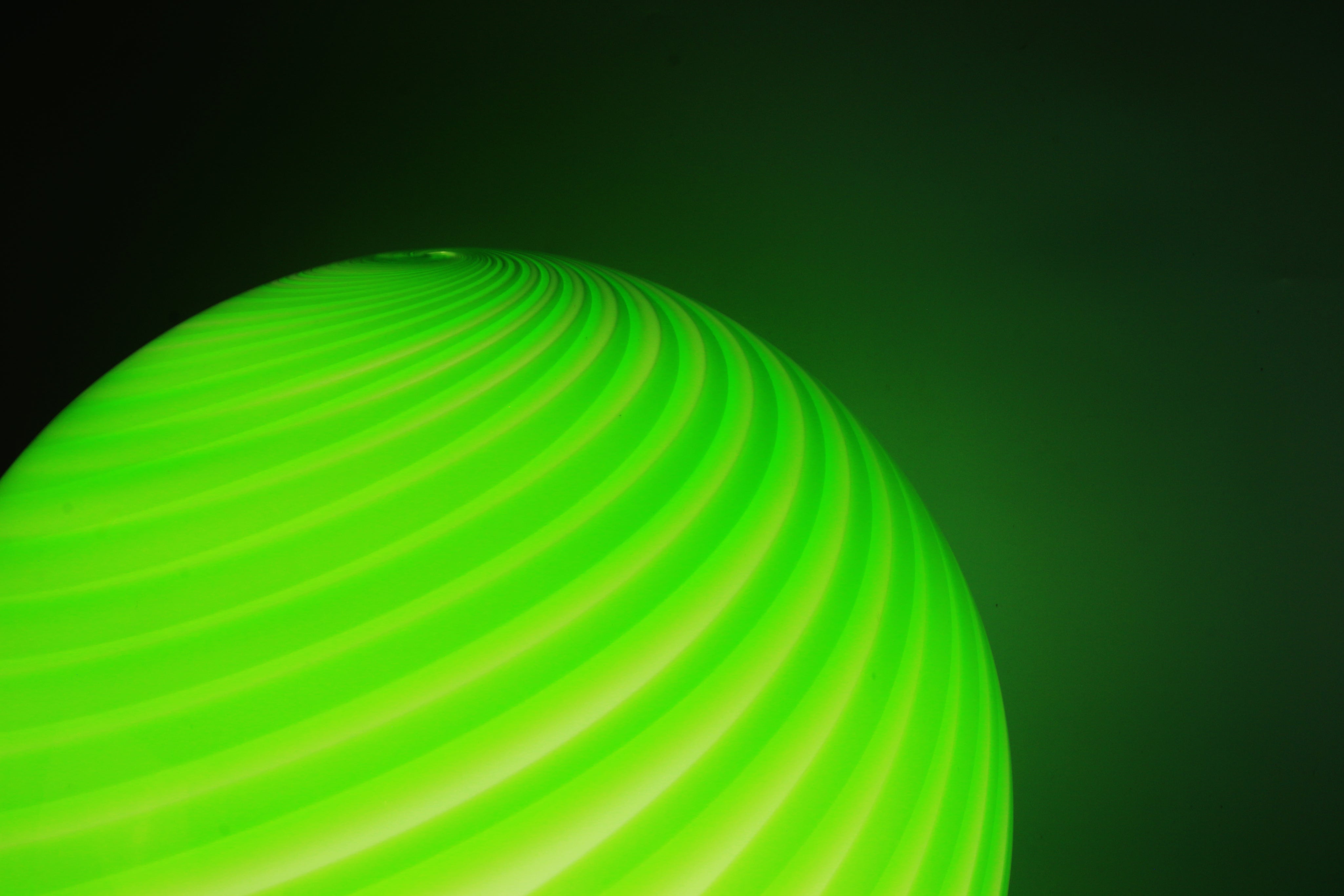 Candy Murano glass sphere table lamp green lime swirl D40