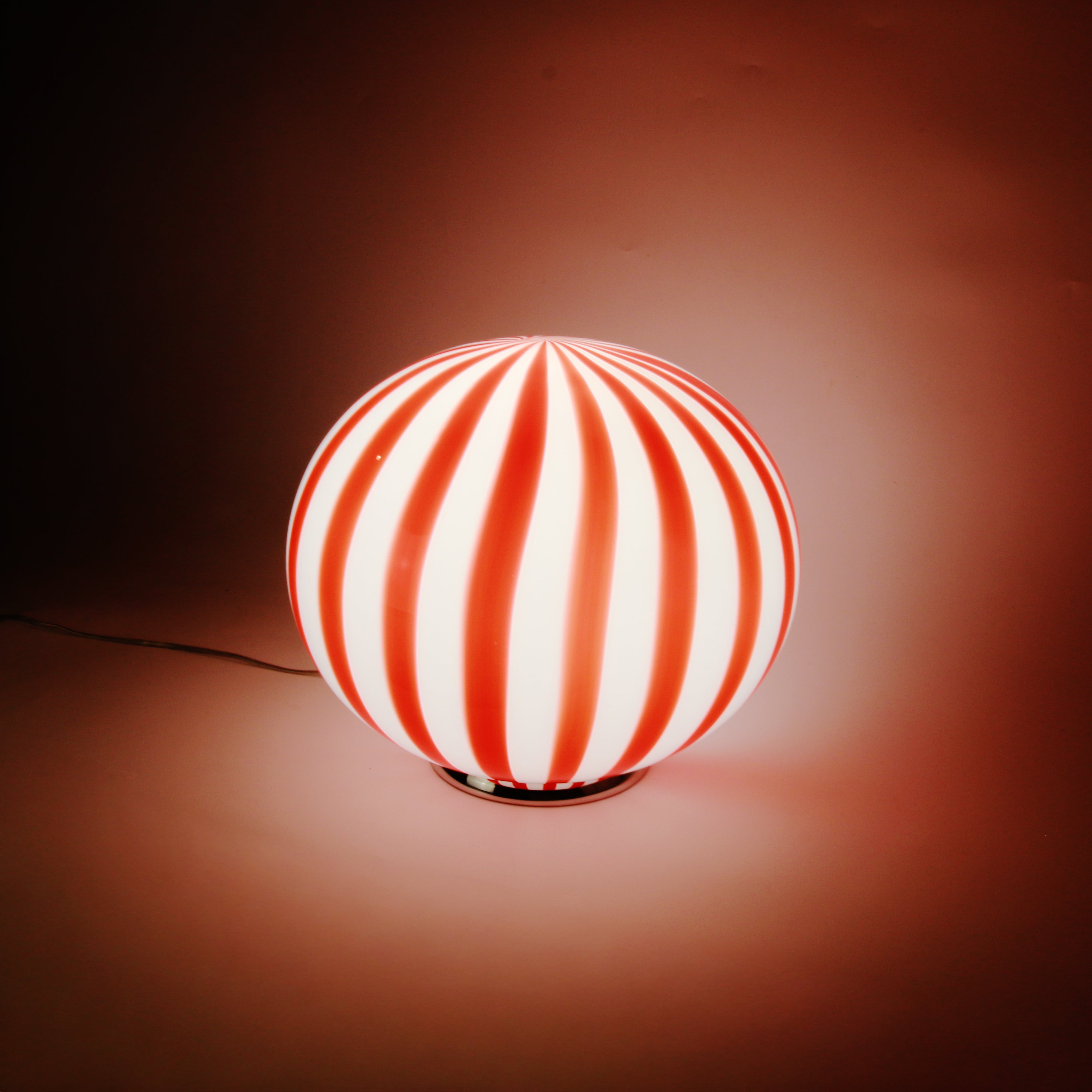 Candy Murano glass oval table lamp red and white straight D40