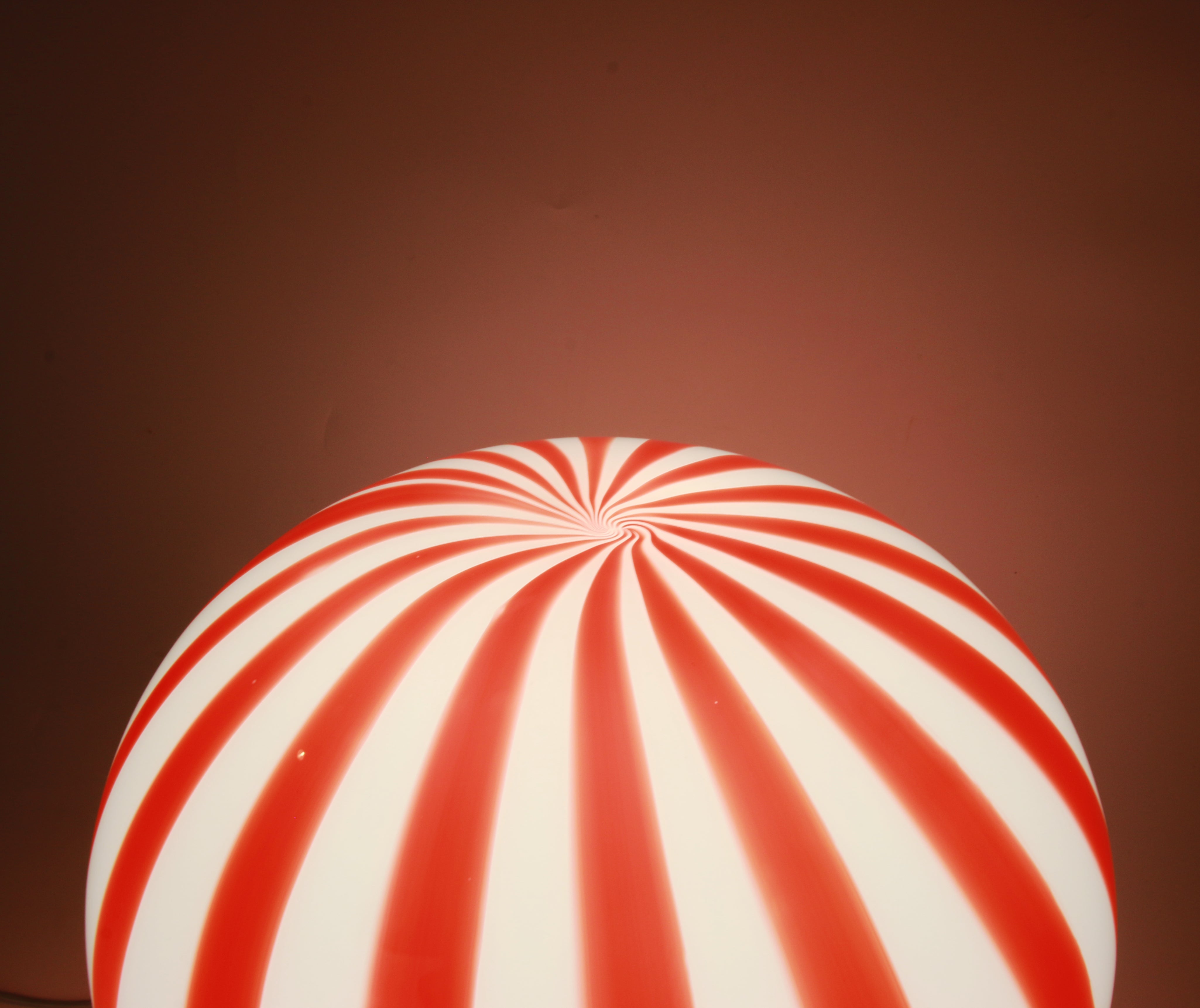 Candy Murano glass oval table lamp red and white straight D40