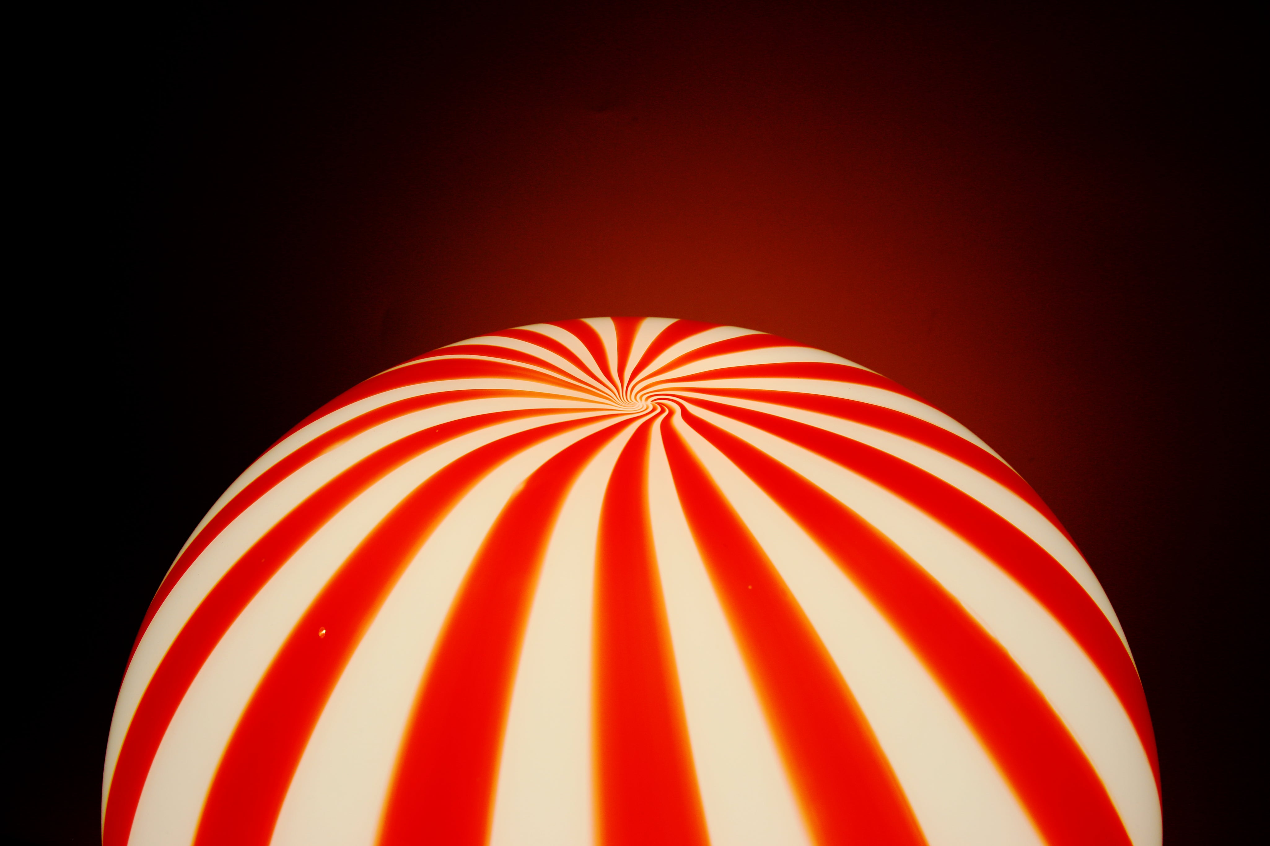 Candy Murano glass oval table lamp red and white straight D40