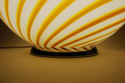 Lampada da tavolo Candy a sfera in vetro di Murano bianco e giallo a spirale D40