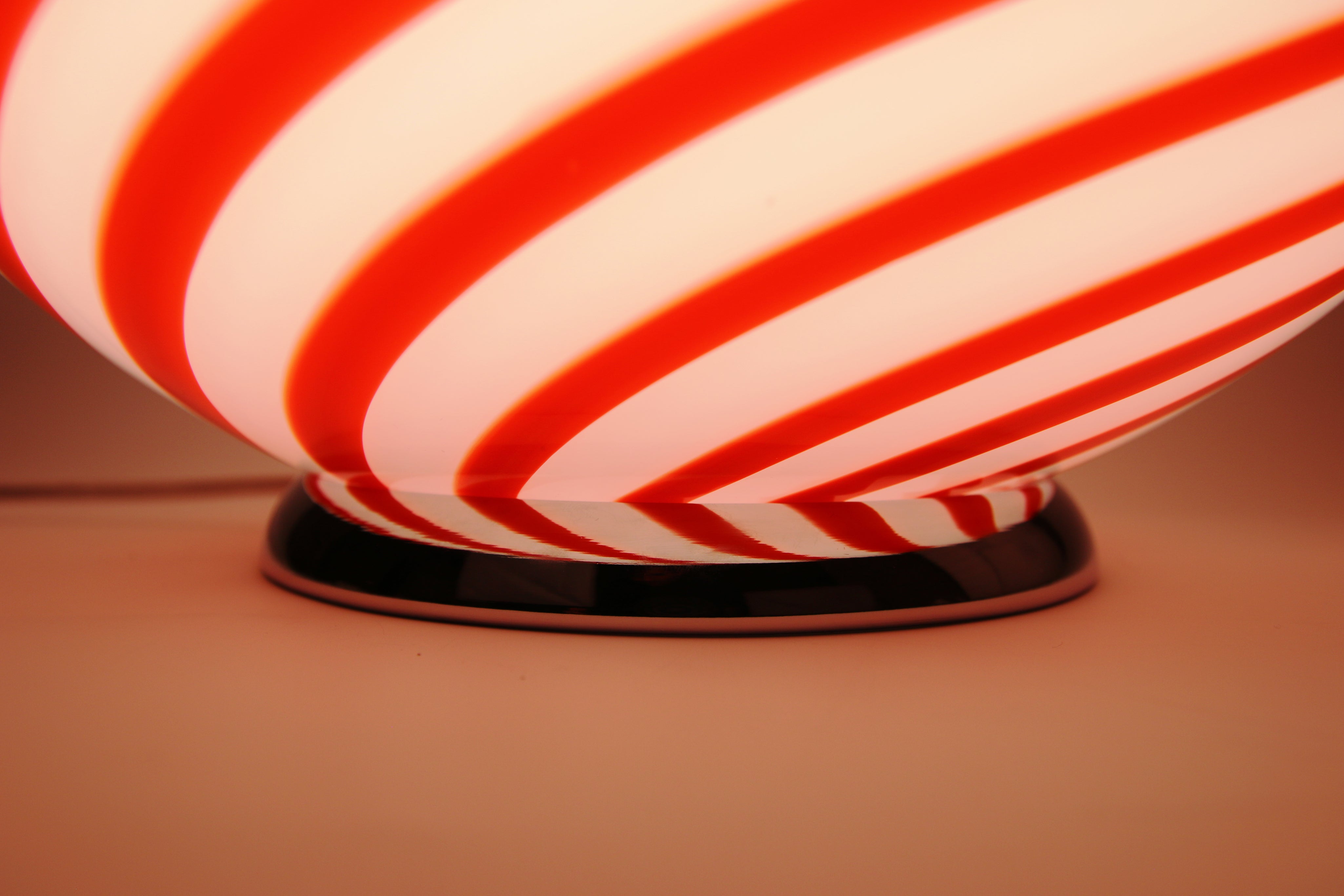 Candy Murano glass sphere table lamp red and white swirl D40