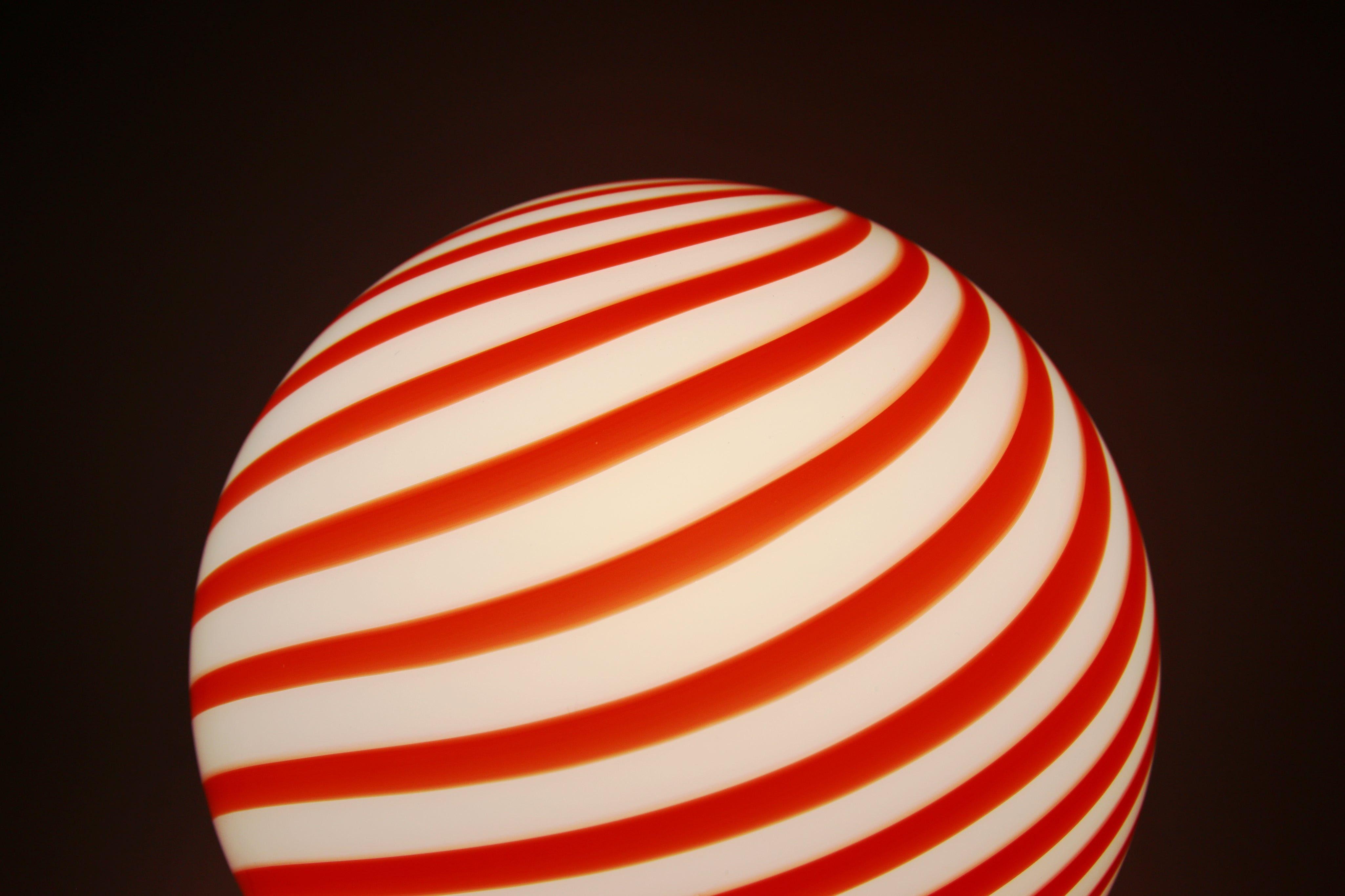Candy Murano glass sphere table lamp red and white swirl D40