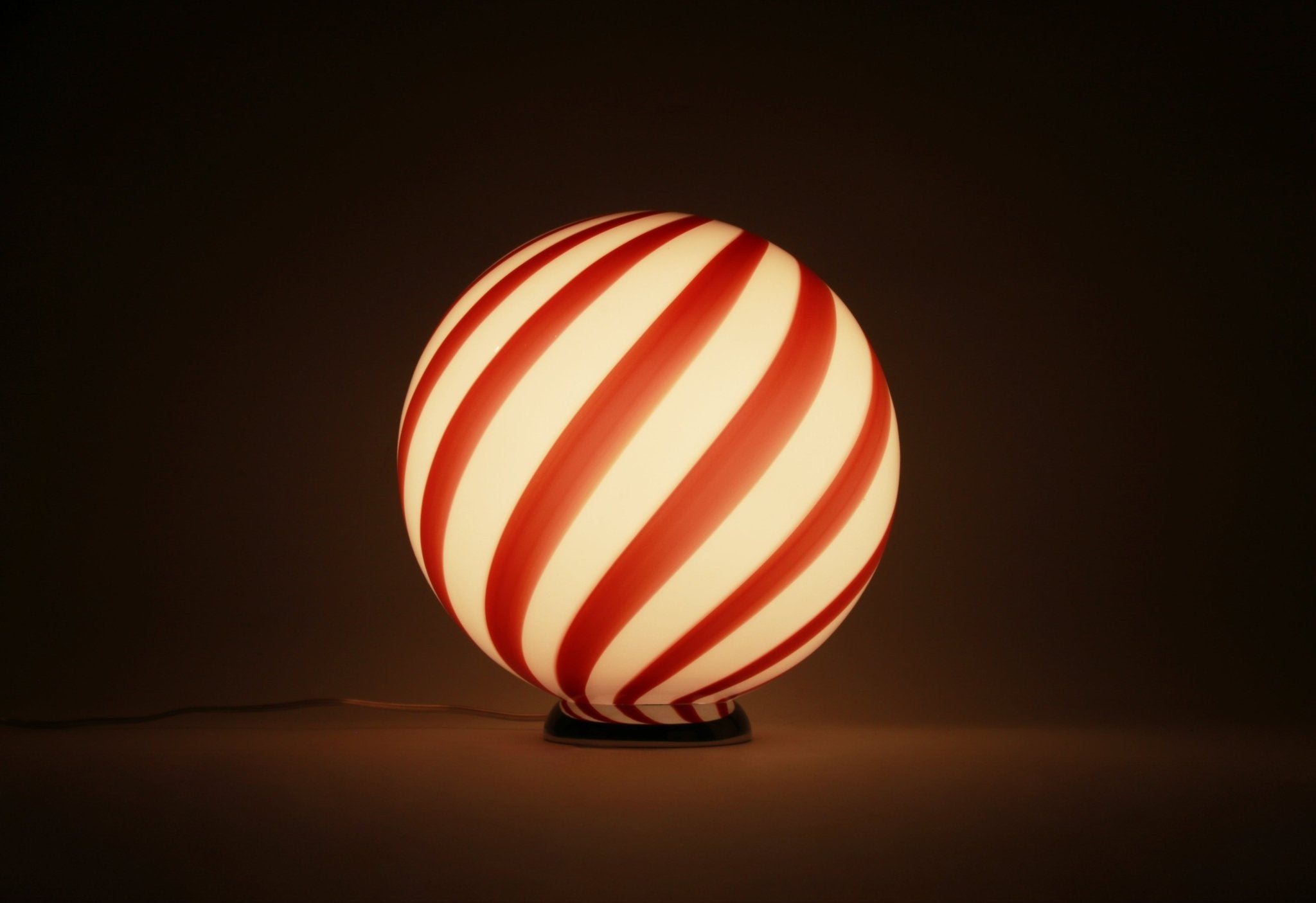 Candy Murano glass sphere table lamp wild cherry red swirl D30
