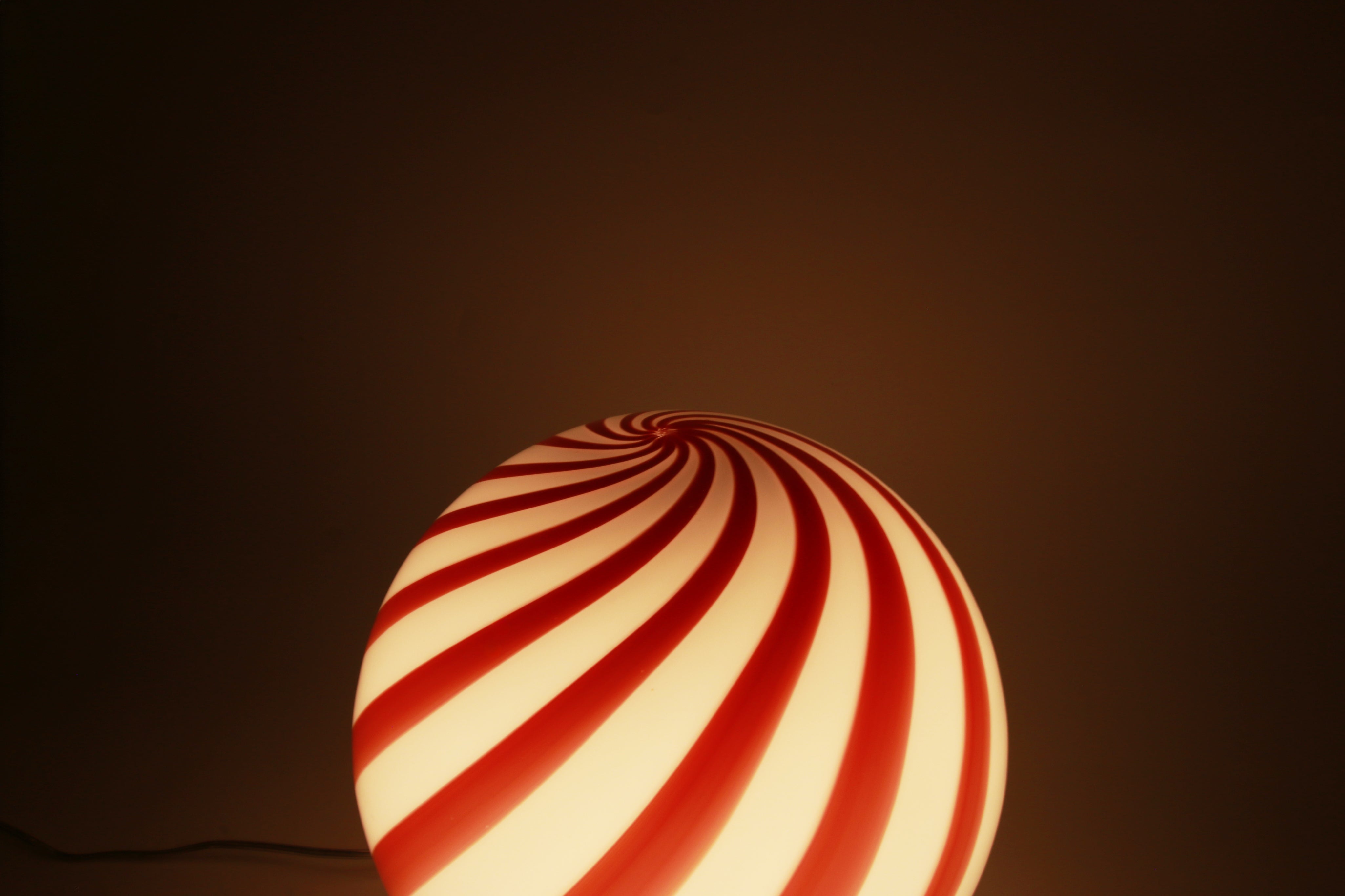 Candy Murano glass sphere table lamp wild cherry red swirl D30
