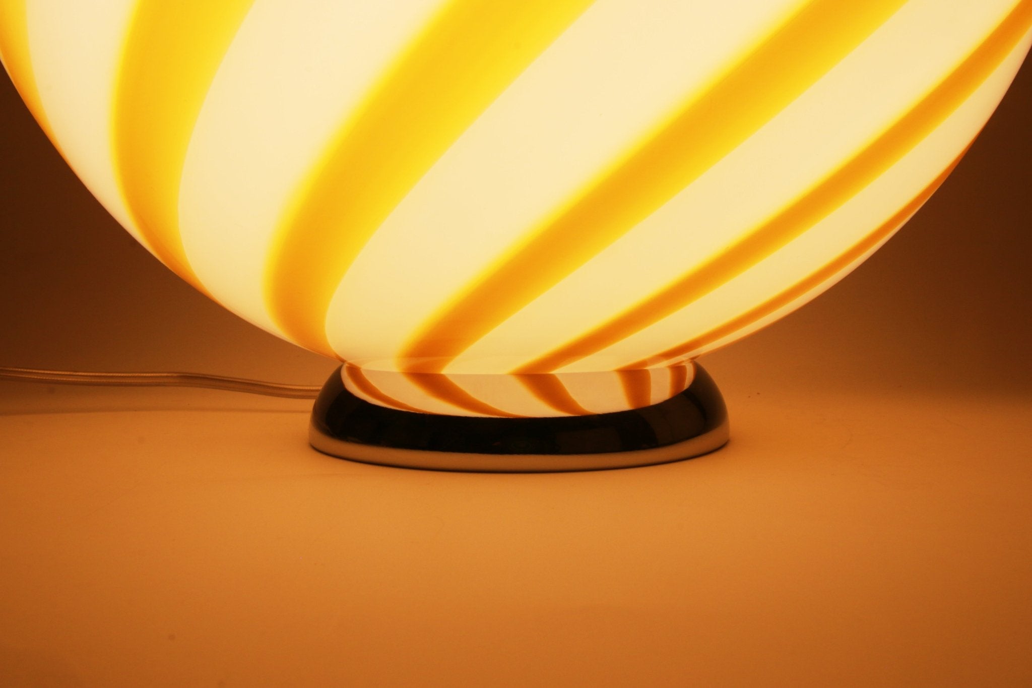 Candy Murano glass sphere table lamp white and yellow swirl D30