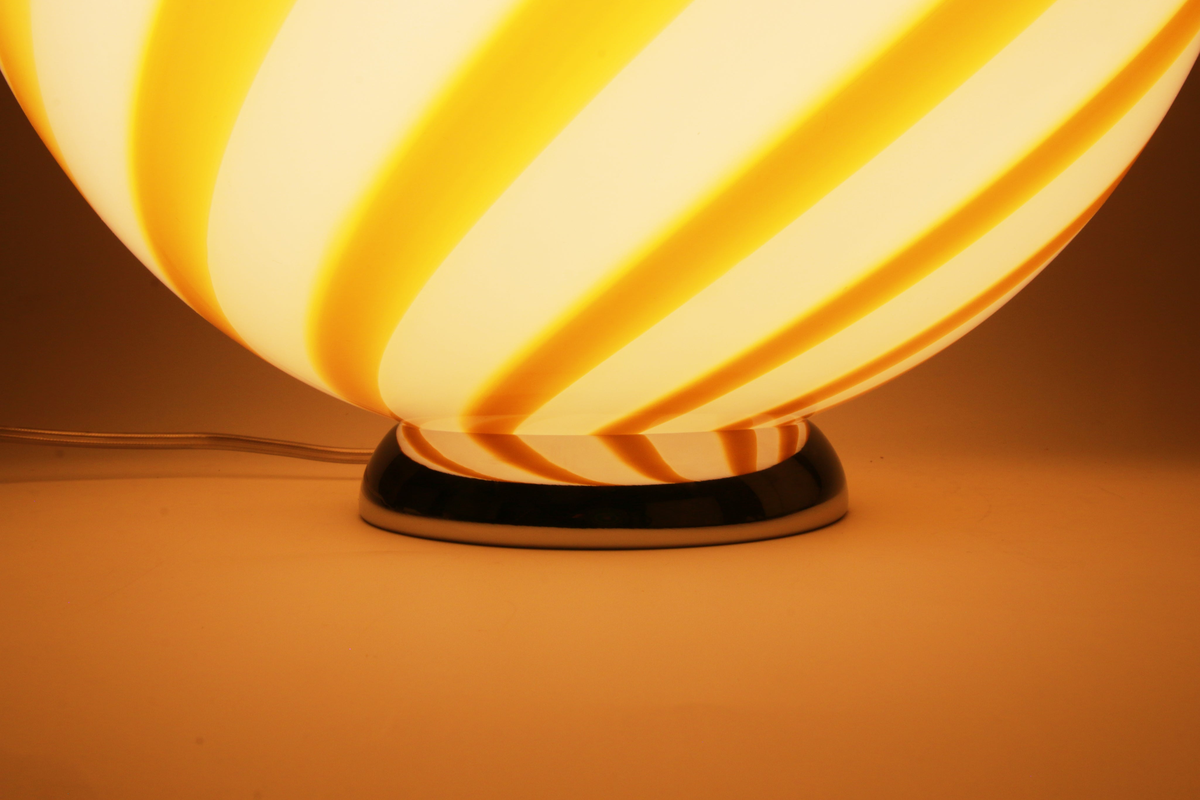 Candy Murano glass sphere table lamp white and yellow swirl D30