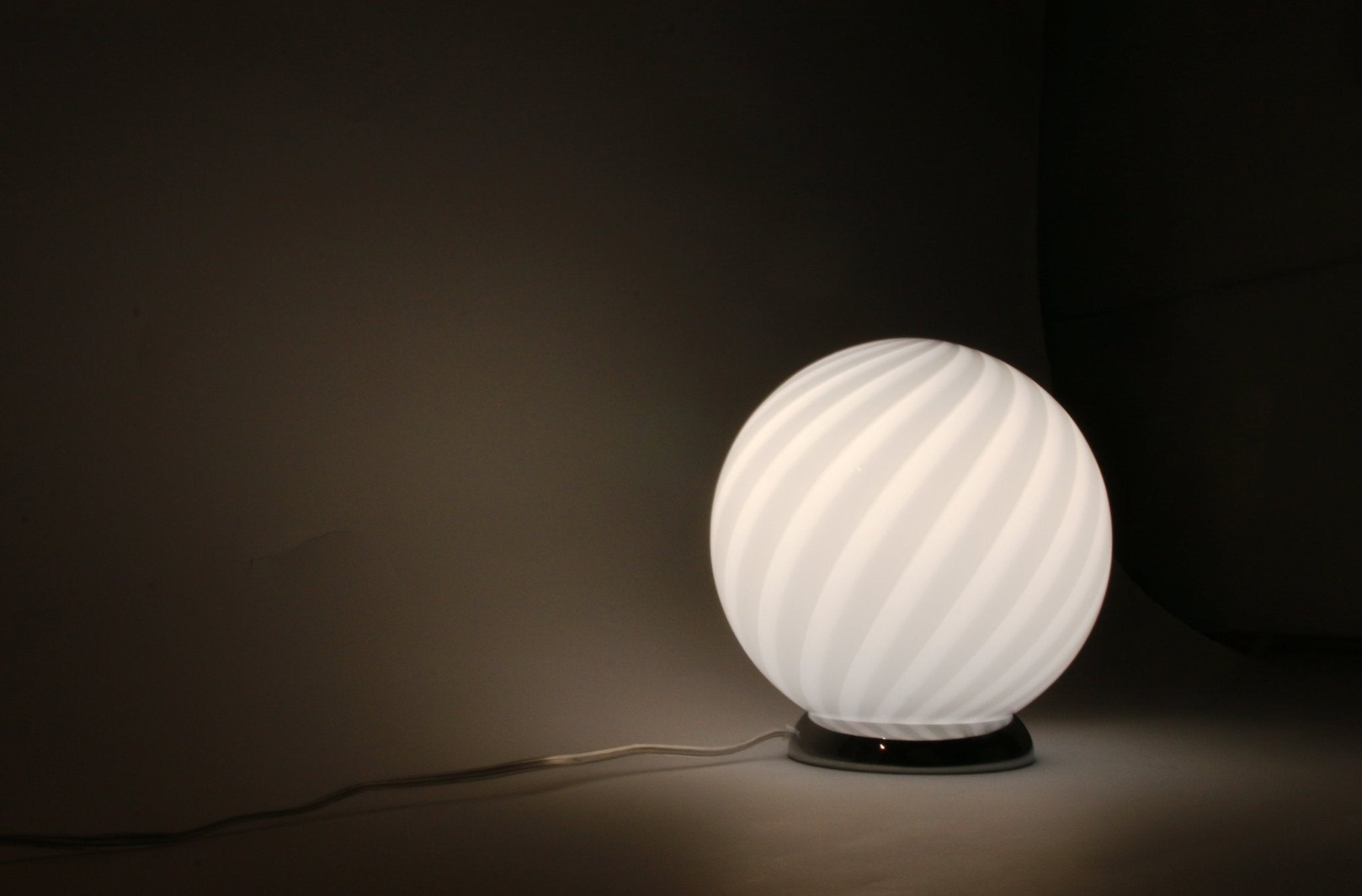 Candy Murano glass sphere table lamp light blue swirl D20