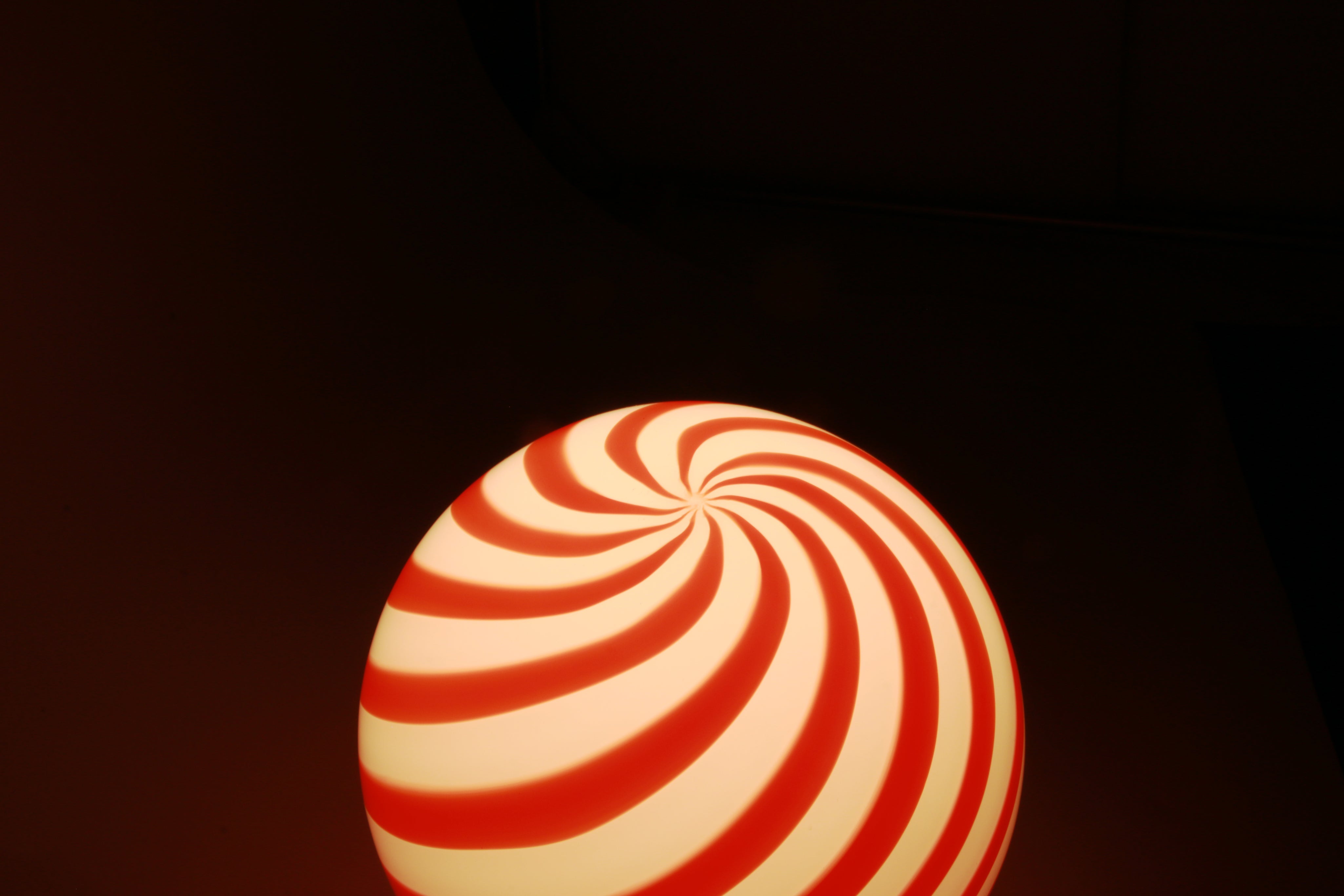 Candy Murano glass sphere table lamp red and white swirl D20