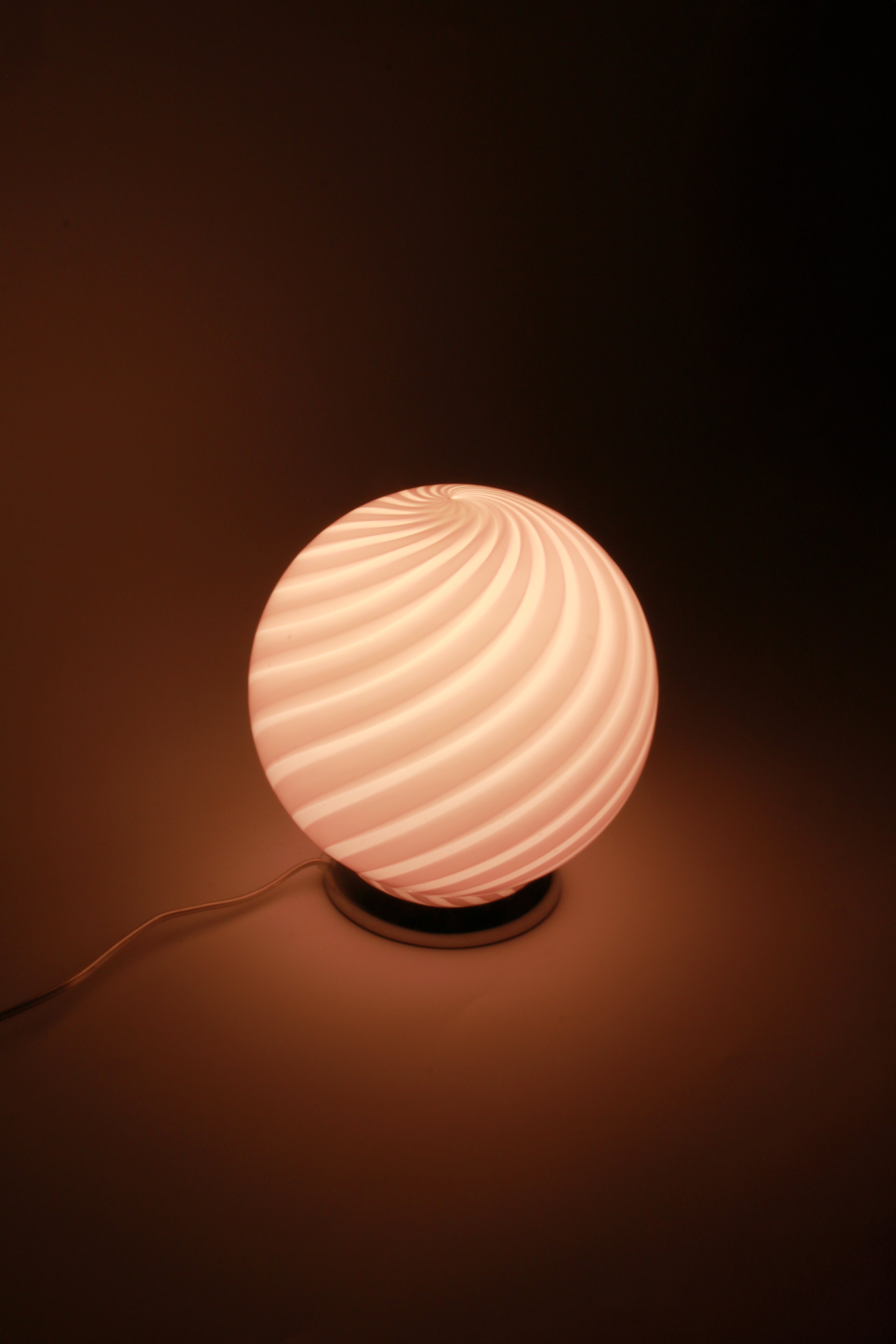 Candy Murano glass sphere table lamp pink swirl D20