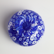 Laguna Fiorita – Vaso Cipolla in Vetro di Murano con Murrine Floreali Blu