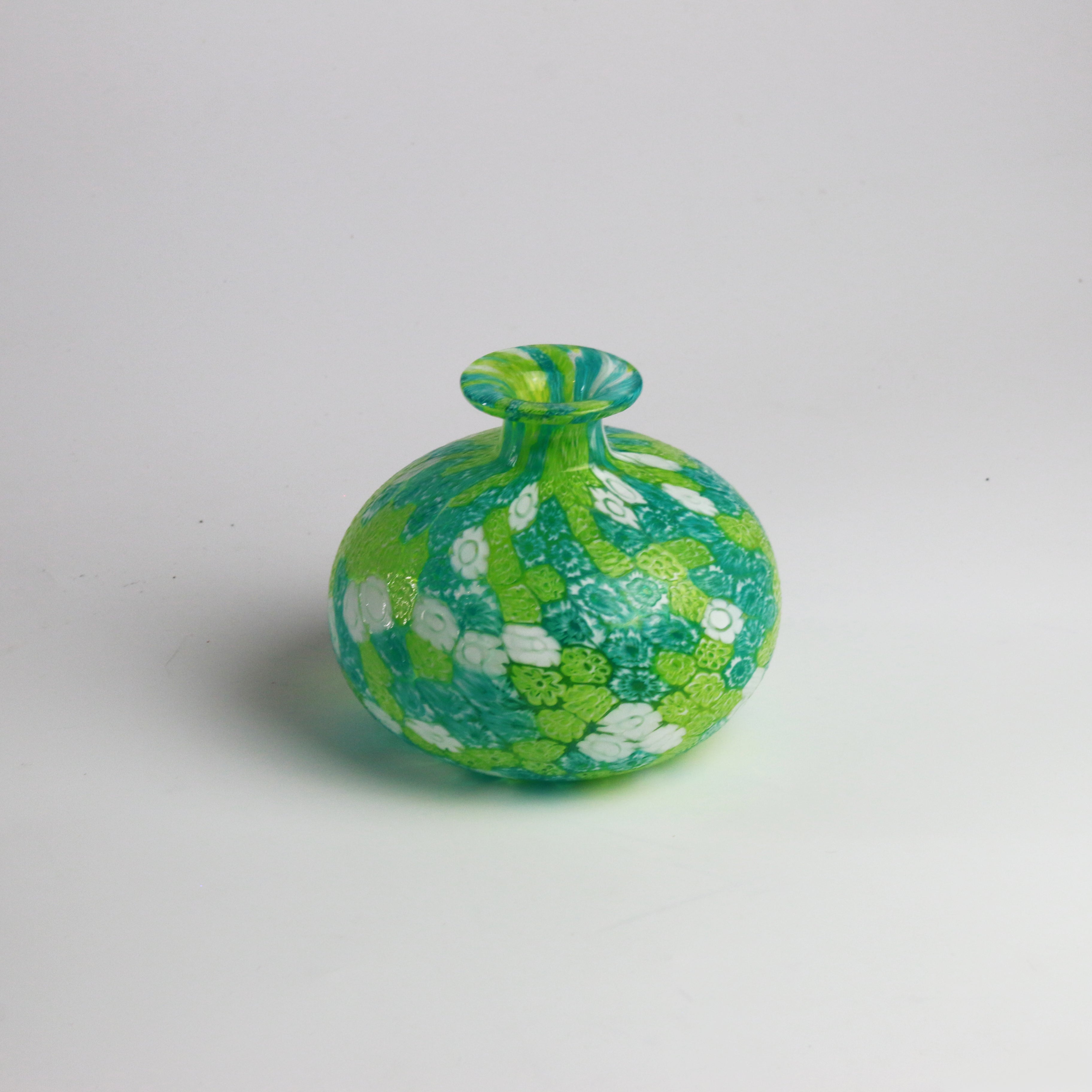 Laguna Fiorita – Vaso Cipolla in Vetro di Murano con Murrine Floreali Verdi