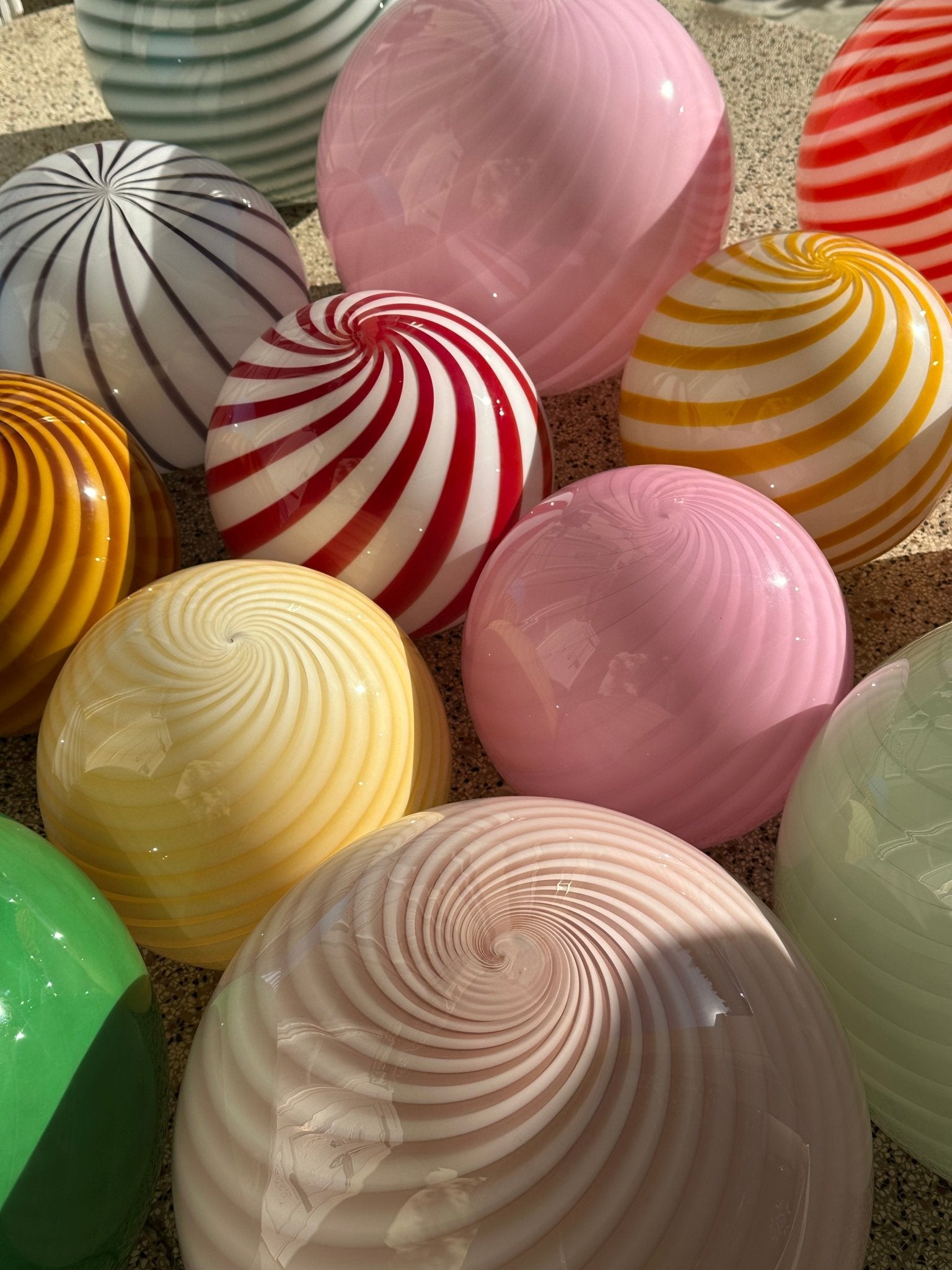 Candy Murano glass sphere table lamp peach swirl D40