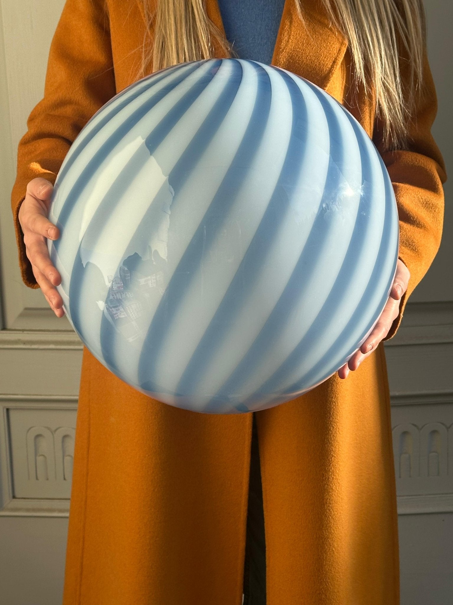 Candy Murano glass sphere table lamp blueberry blue swirl D40