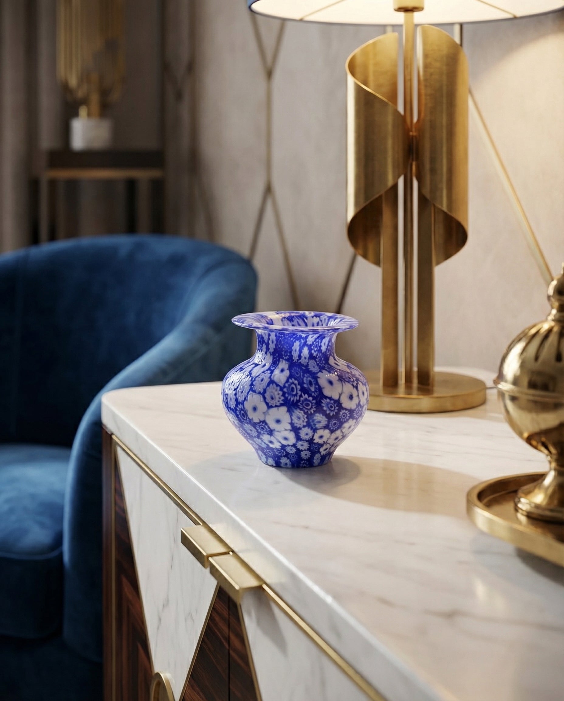 Laguna Fiorita – Vaso anfora in Vetro di Murano con murrine floreali blu