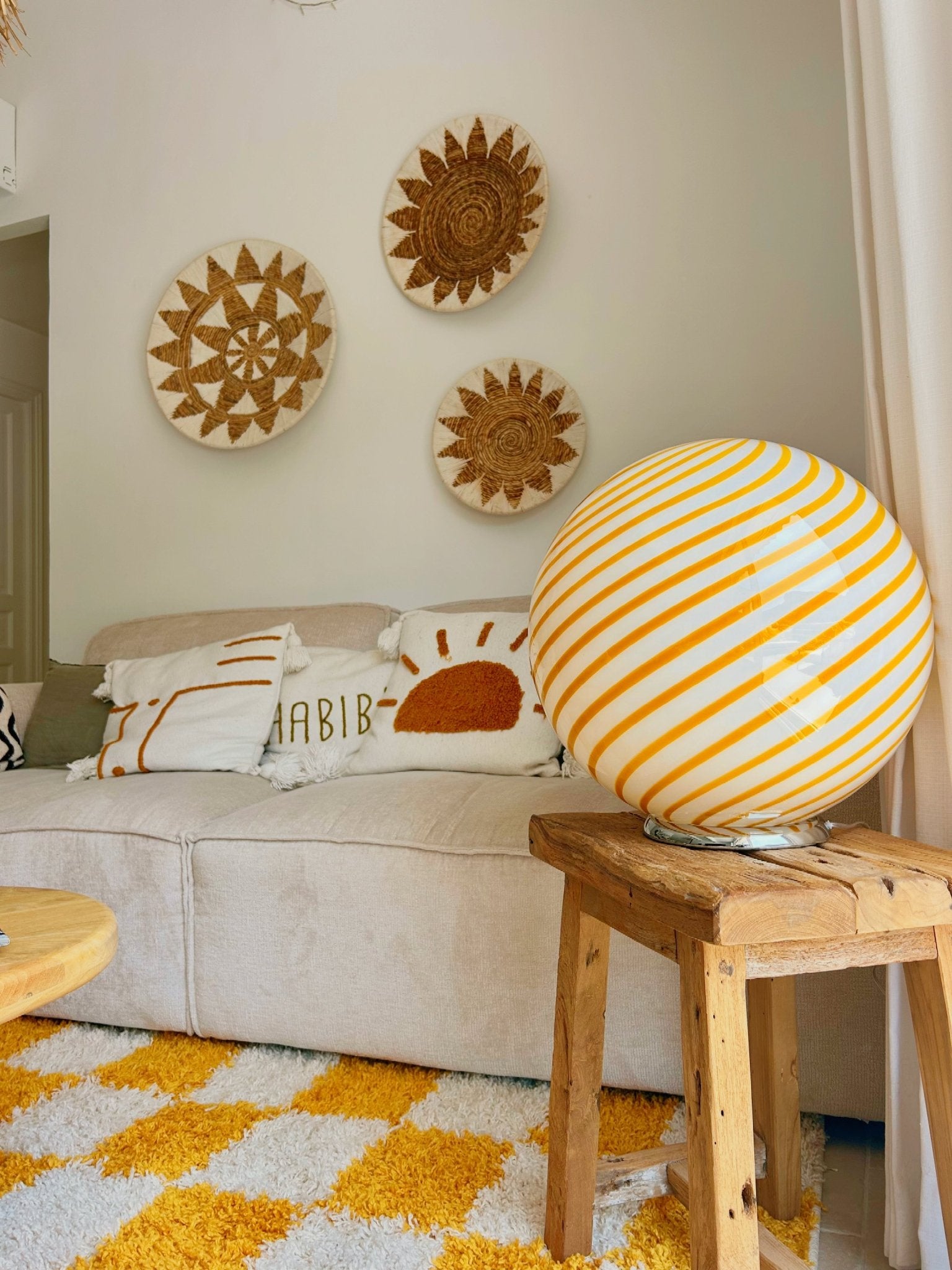Candy Murano glass sphere table lamp white and yellow swirl D40