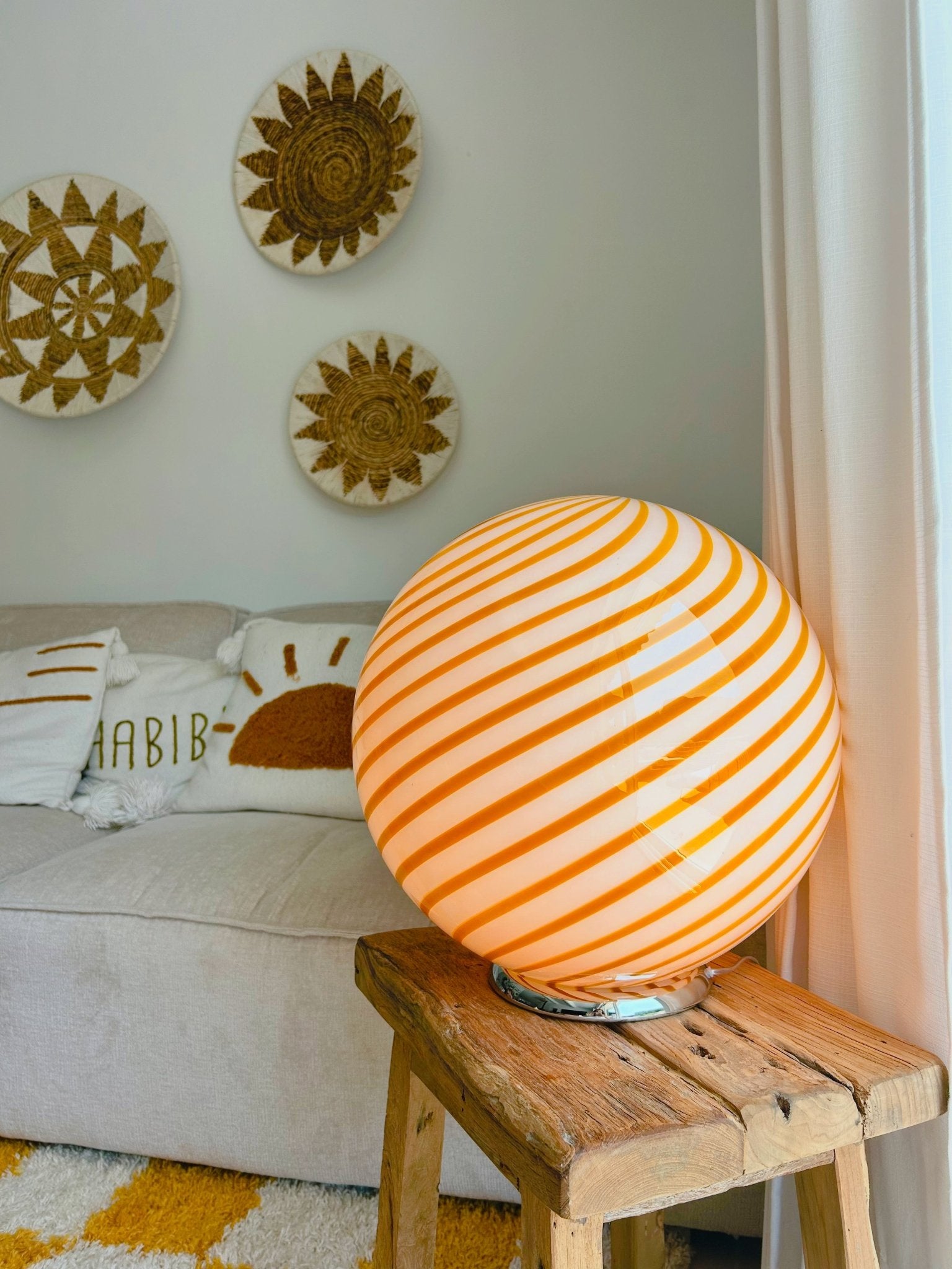 Candy Murano glass sphere table lamp white and yellow swirl D40