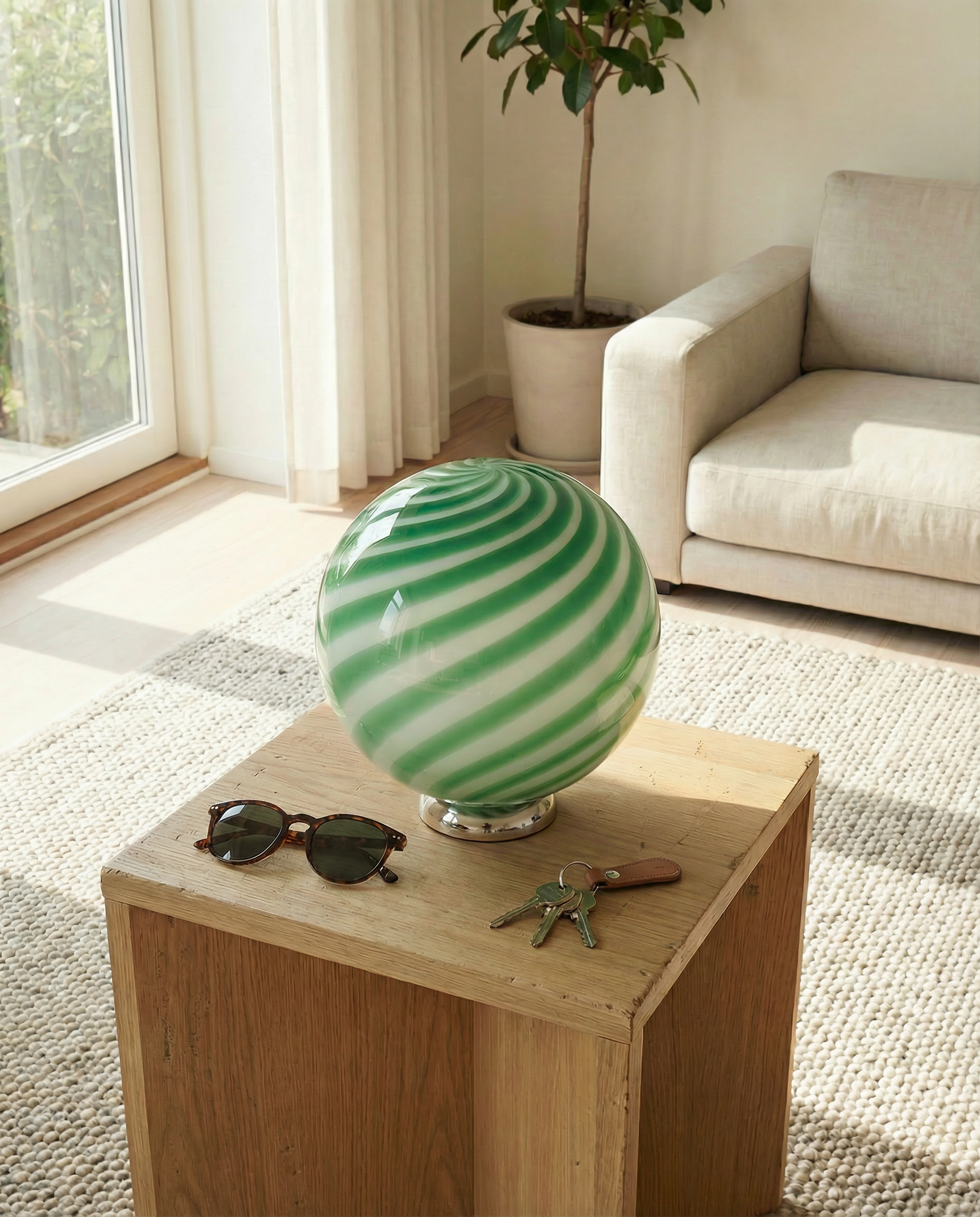 Lampada da tavolo Candy a sfera in vetro di Murano verde menta a spirale D30