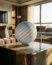 Lampada da tavolo Candy a sfera in vetro di Murano, azzurro chiaro vortice D30