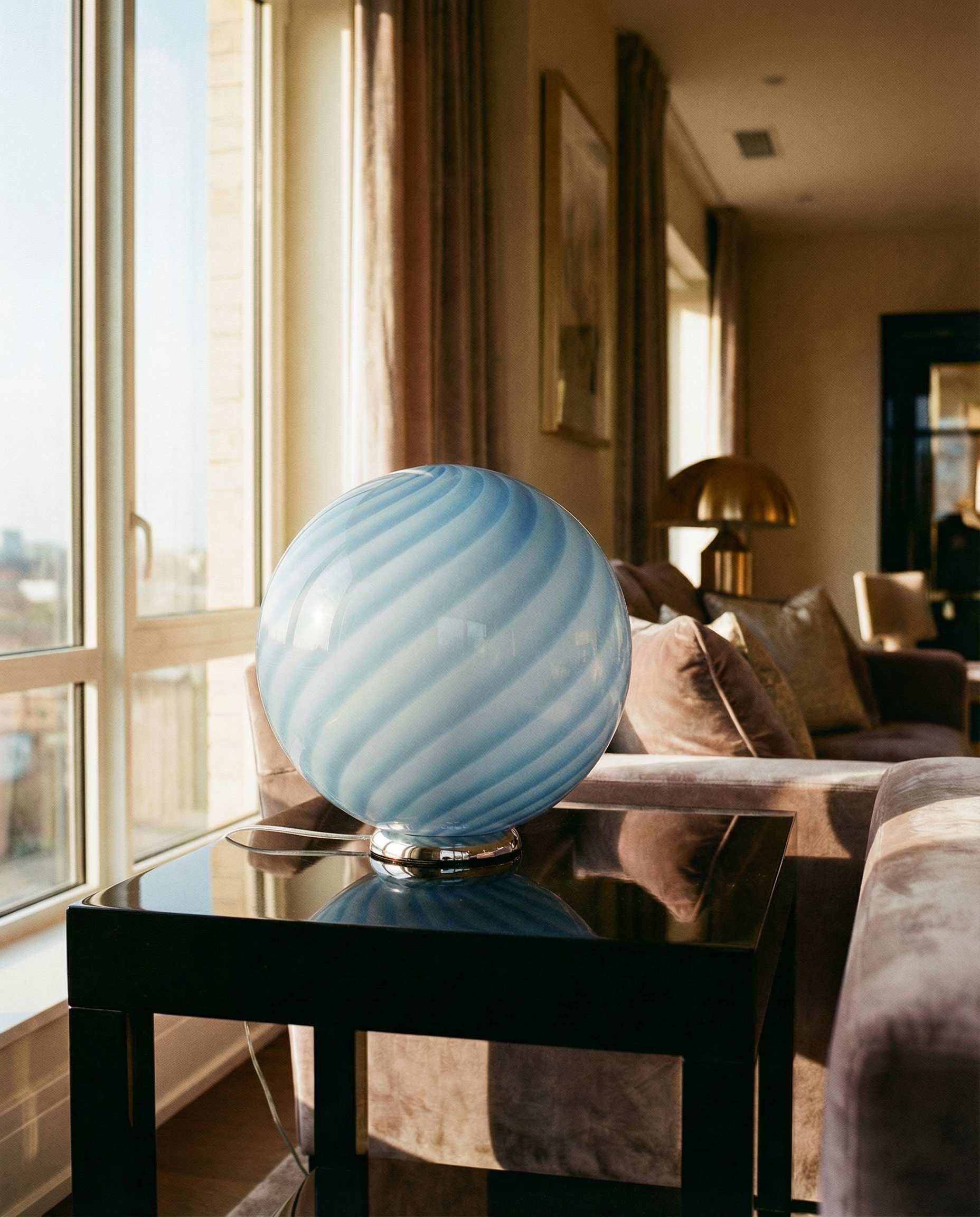 Lampada da tavolo Candy a sfera in vetro di Murano, azzurro chiaro vortice D30