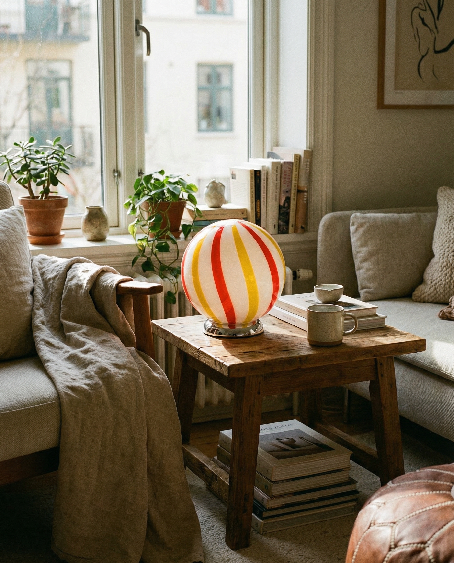Lampada da tavolo Candy a sfera "Una Festa!", in vetro di Murano rosso e giallo con vortice morbido D20