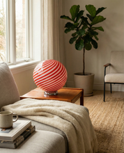 Lampada da tavolo Candy a sfera in vetro di Murano, spirale rossa e bianca D30