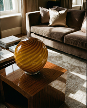 Lampada da tavolo Candy a sfera in vetro di Murano, effetto caramello e vortice D40