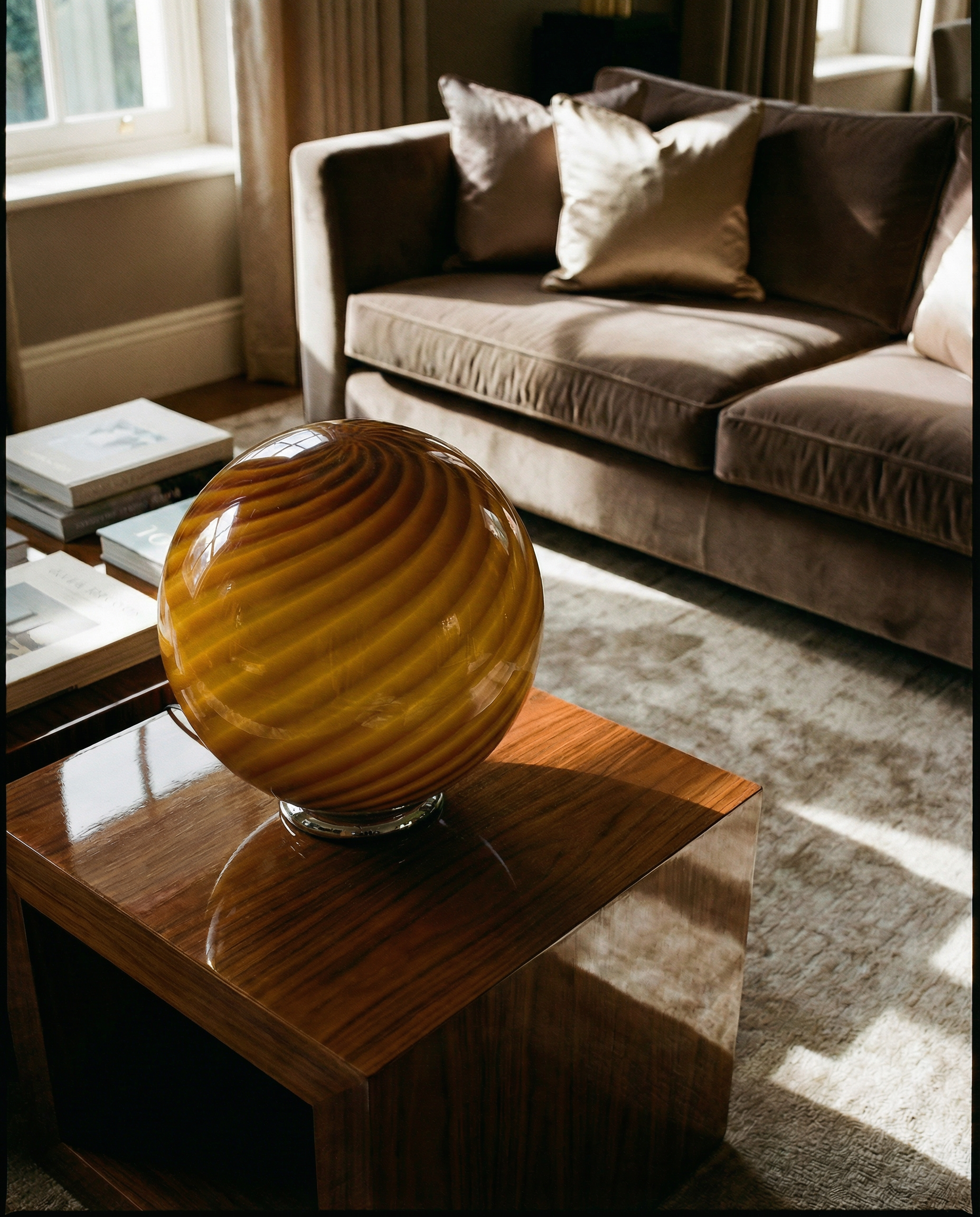 Lampada da tavolo Candy a sfera in vetro di Murano, effetto caramello e vortice D40