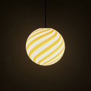 Lampada a sospensione Candy a sfera in vetro di Murano bianco e giallo a spirale D30