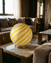 Lampada da tavolo Candy a sfera in vetro di Murano bianco e giallo a spirale D20